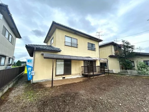 Nagano City, Amori - Good view from the second floor of the used house, garden on the south side