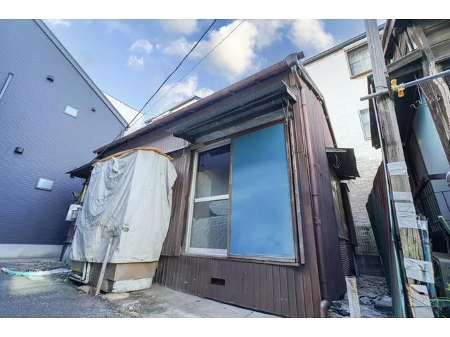 Available for use from 3 lines and 3 stations, a well-located single-story building with 2K, 8 minutes on foot from the station!