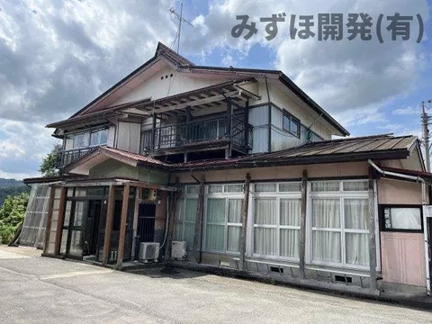 About a 7-minute walk to Atamariland Fukabori! You can live leisurely in a nature-rich environment!