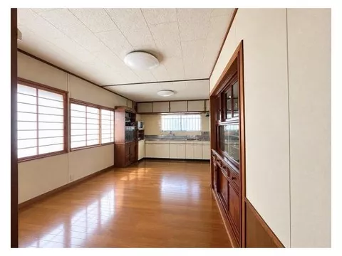 Oaza Hata Sho (Kasau Station) 10.8 million yen