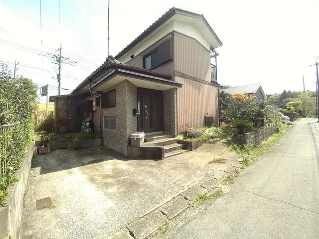 Spacious 85-tsubo lot ♪ Parking expansion possible ♪ Large garden, perfect for a dog run!!
