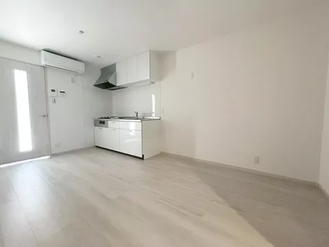 【Renovated in April of the 8th year of Reiwa】Viewing available anytime! A south-facing home!