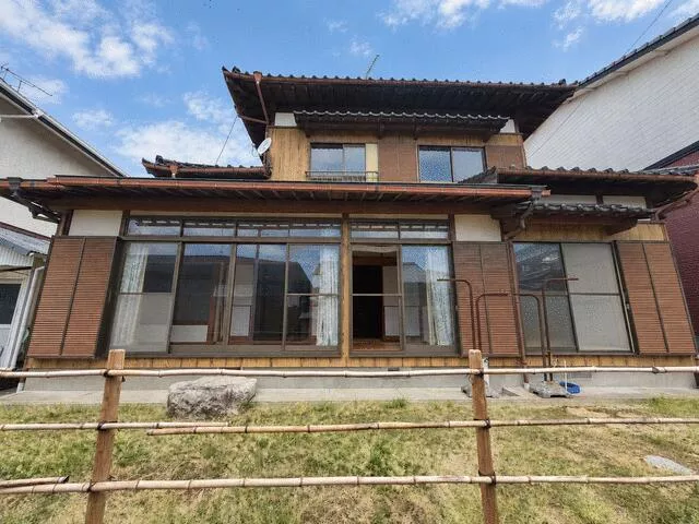 Kanzaki District, Yoshinogari Town, Mameda (Yoshinogari Park Station), two-story building, 5DK