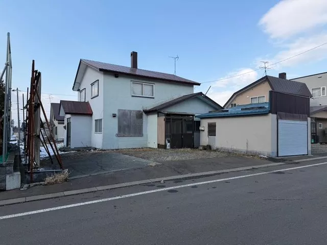 Approximately 98 tsubo of land! A spacious large house with convenient living amenities♪