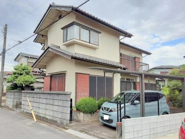 A 7LDK house with a garden, perfect for large families
