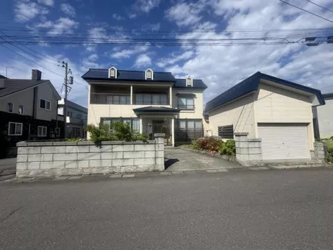 Aomori City, Kanazawa 5-chome (Aomori Station) 2-story building 7DK