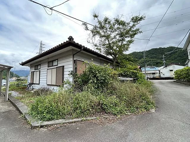 Used single-family home in Tsuru City, Tanokura