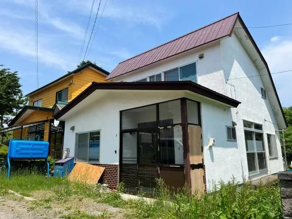 8 minutes by bus from JR Hakodate Main Line "Minami-Otaru" Station, 10 minutes on foot from Otaru Irifune Post Office.
