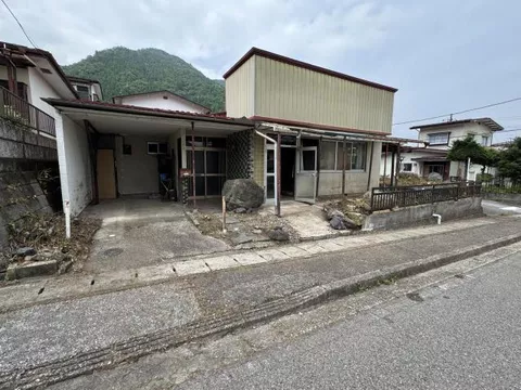 Nikko City, Kiyotaki Arasawacho (Tobu Nikko Station) Single-story building 4K