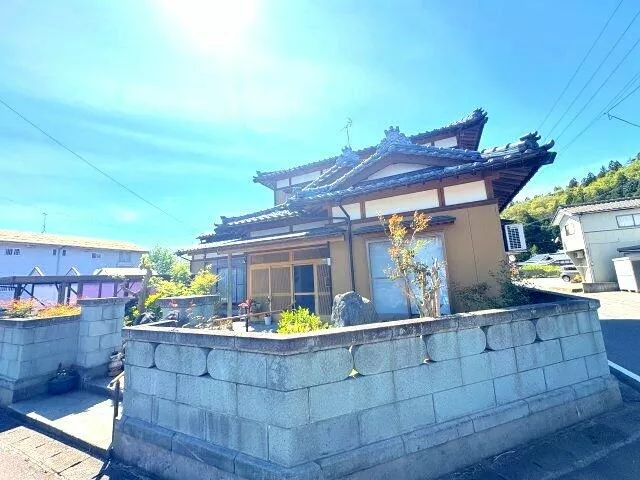Shibata City Tsukioka Onsen (Nakaura Station) Two-story building 5SDK