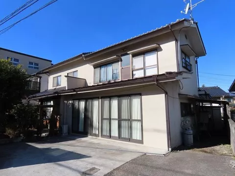 ◆ Convenient location within walking distance to Hata Station, Delicia, and elementary and junior high schools♪