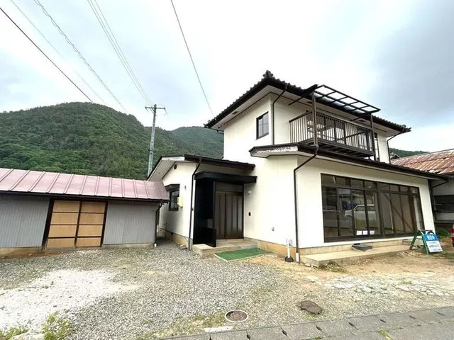 [Open House] Interior and exterior renovation planned / Water area replacement / Parking for 3 cars / Nagano City Kawada