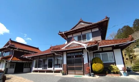 Sera-gun, Sera-cho, Oaza Kurokawa (Kisha Station) 2-story building 6DK