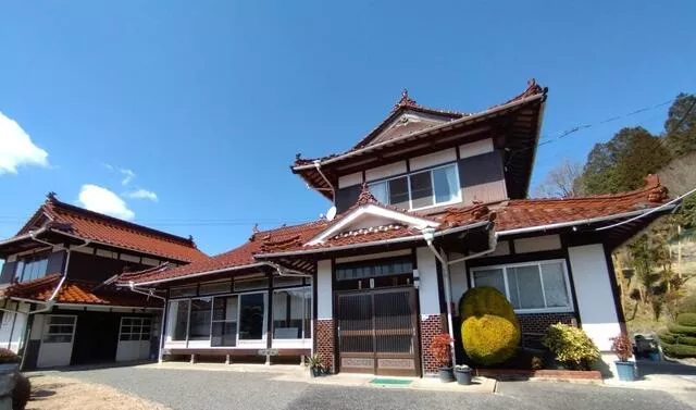 Sera-gun, Sera-cho, Oaza Kurokawa (Kisha Station) 2-story building 6DK