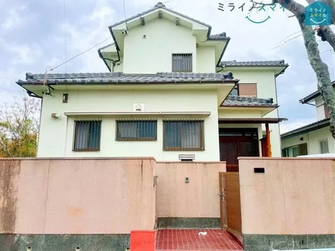 Within a 7-minute walk to elementary and junior high schools,安心 for commuting♪ Spacious 4LDK on a 68 tsubo lot and 40 tsubo building.