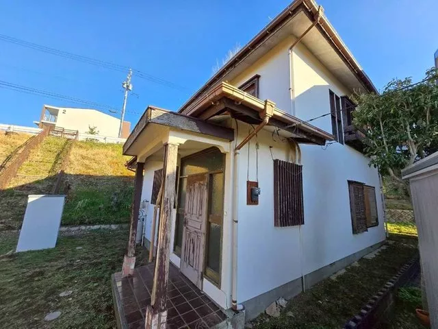 ≪Price change 7.5 million → 6.5 million yen≫ Detached house with garden. 20 minutes on foot from Isehara Station. Also close to the bus stop