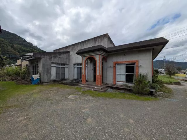 Tsuru City, Kakudome (Higashikatsura Station), single-story building, 4LDK
