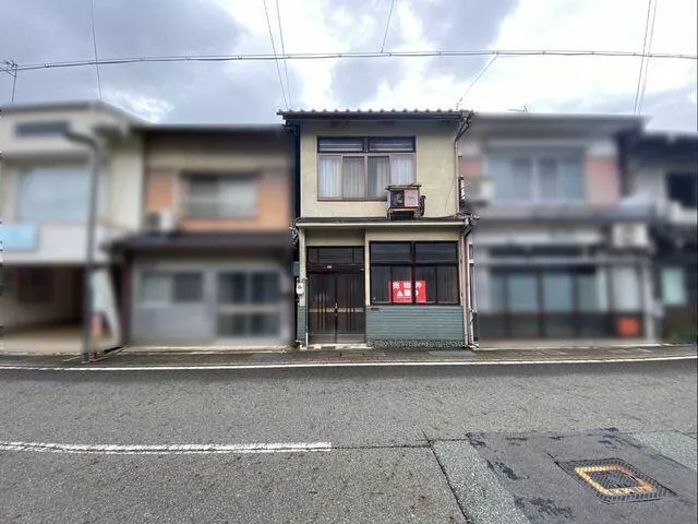 Toyooka-shi, Toyooka (Toyooka Station) 2F 6DK

1,000,000 yen