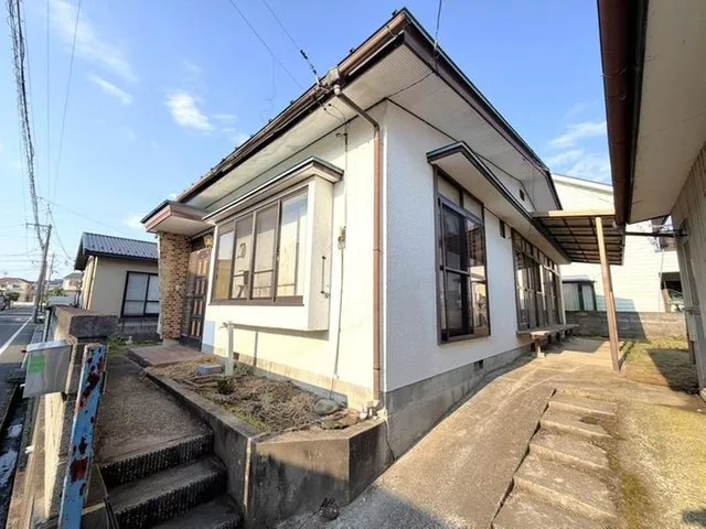 ・Flat land area ・Quiet residential area