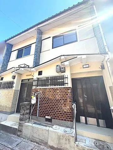 Used terrace house, Hankyu Kyoto Main Line Nishikyogoku Station, 17 minutes on foot