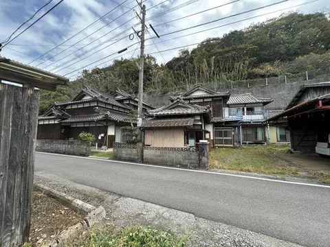 Kunisaki City, Kunimi Town, Kushikura (Usa Station) 2-story building 8K