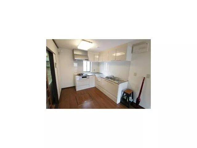 【Immediate viewing available】Renovated, double-glazed windows, bathroom with window, south garden, south-facing living room, good sunlight