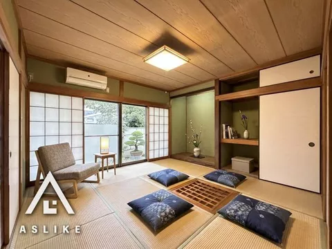 Good sunlight♪ Used 4DK house with garden! Japanese-style room with sunken hearth, parking for 1 car available