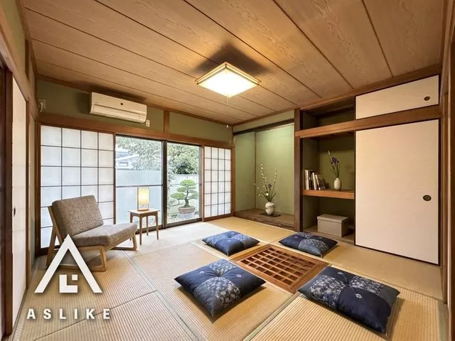 Good sunlight♪ Used 4DK house with garden! Japanese-style room with sunken hearth, parking for 1 car available