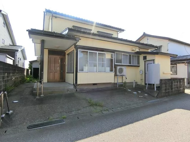 ◆Close to supermarkets, convenience stores, and drugstores♪ Good living convenience♪