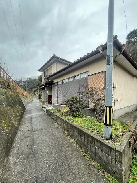 Saeki City, Oaza Nie (Kariu Station) 2F 5DK

2.5 million yen