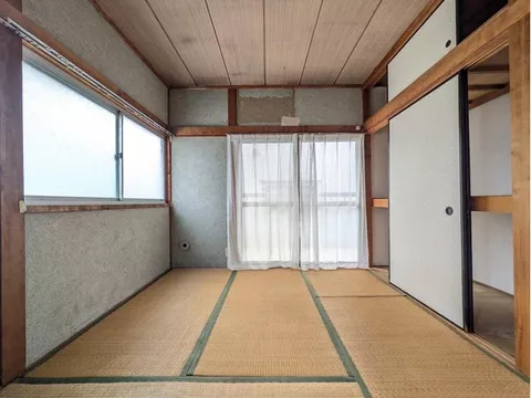 Takarazuka City Suenari Town, south-facing with good sunlight! A quiet living environment with ample shopping and educational facilities.