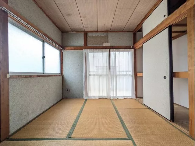 Takarazuka City Suenari Town, south-facing with good sunlight! A quiet living environment with ample shopping and educational facilities.