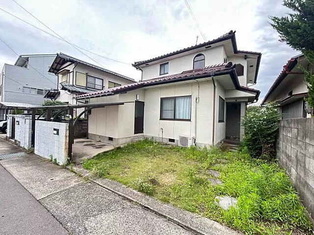 A used single-family home in Ota Shitamachi, Takamatsu City.