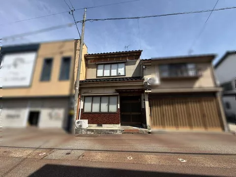 Imizu City, Honmachi 2-chome (Daiichi Inn Shinminato Cross Bay Mae Station) 2-story building 6K