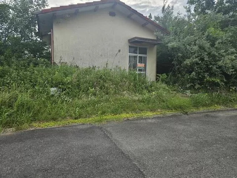 Torikaiura, Goshiki-cho, Sumoto-city, Sumoto 1DK

1.6 million yen