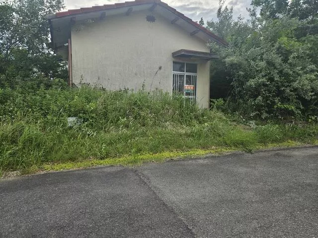 Torikaiura, Goshiki-cho, Sumoto-city, Sumoto 1DK

1.6 million yen