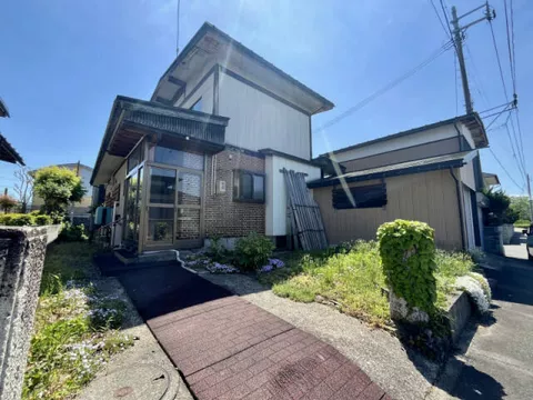 Takahata Town, Higashiokitama District, Oaza Nakanome (Takahata Station) 2-story 5DK