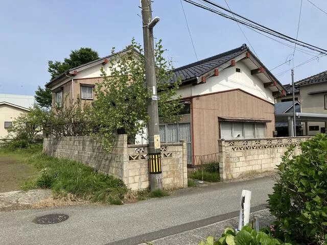 Nikaho City, Nakatsukawamachi, Ie no Ushi (Nakatsuka Station) 2-story 8LDK