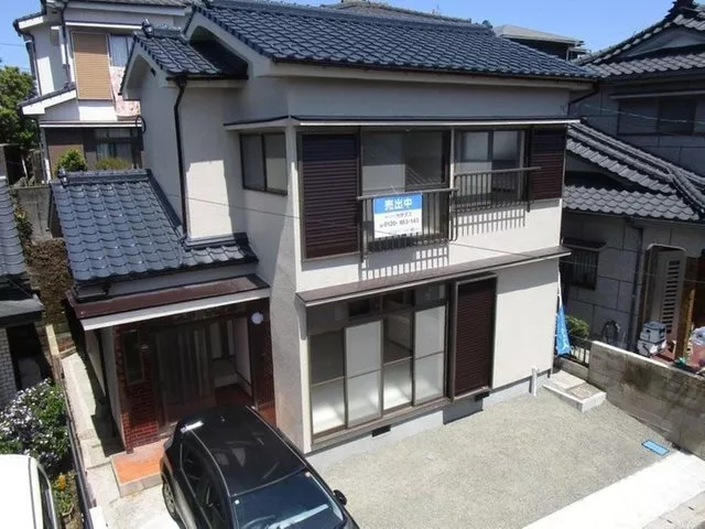 [Open House] Interior and exterior renovations completed / Parking for 2 cars available / 15 minutes on foot to Hiroki Elementary School