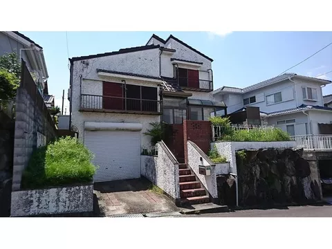 Parking for 2 cars, land over 50 tsubo, supermarket within 10 minutes on foot, quiet residential area, road in front 6m wide