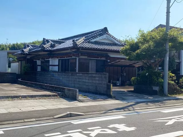 Kushima City, Oaza Naru (Hyuga Otsuka Station) Single-story building 5DK