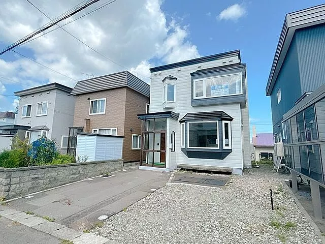 Used single-family home in Otaru City, Zenibako 1-chome