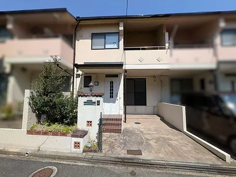 Used terrace house, reinforced concrete structure terrace house