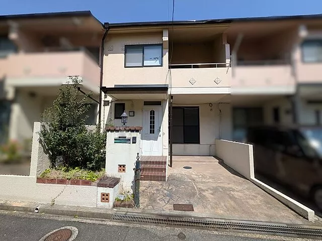 Used terrace house, reinforced concrete structure terrace house