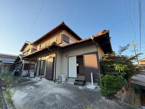 Convenient living area in Hinaga! A house with good conditions close to the station, customizable to your liking, 5 minutes on foot