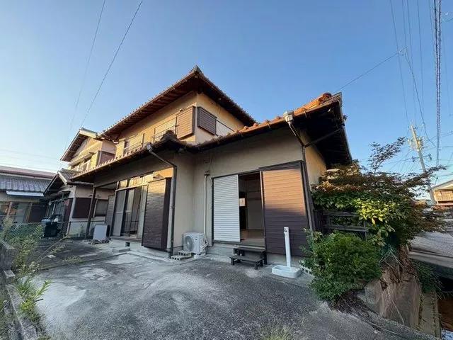 Convenient living area in Hinaga! A house with good conditions close to the station, customizable to your liking, 5 minutes on foot