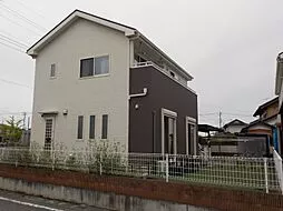 Used single-family home, 27 minutes walk from Tatebayashi Station on the Tobu Isesaki Line. All-electric.