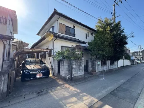 Monthly payments in the 20,000 yen range. Ideal for those who prioritize the number of rooms. A family-friendly 5LDK used house.