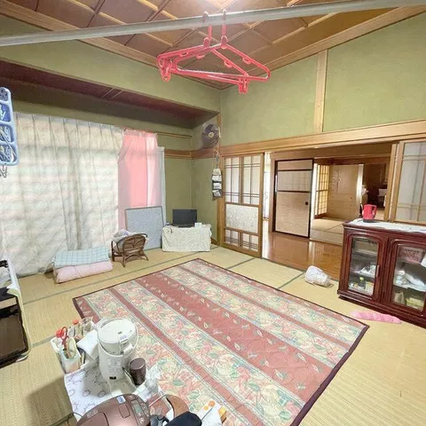 Teraura, Fukukebukuro, Misato-cho, Toda-gun (Kashimadai Sta.) 2F 6DK

3,000,000 yen