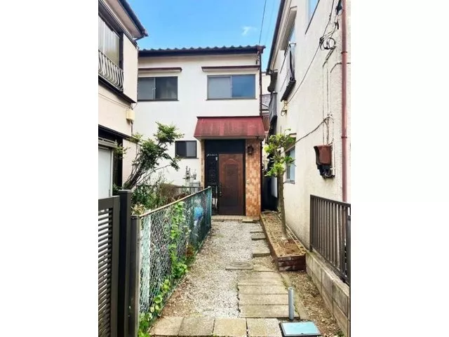 Tsukuba Express "Aoi" station 7 minutes on foot! Convenient location for commuting and shopping!